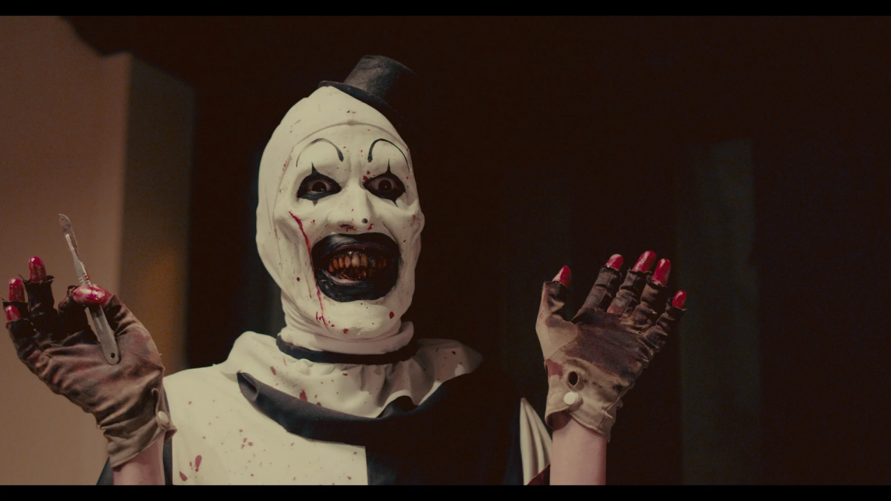 La star de Terrifier en Mickey tueur dans Screamboat : découvrez son look