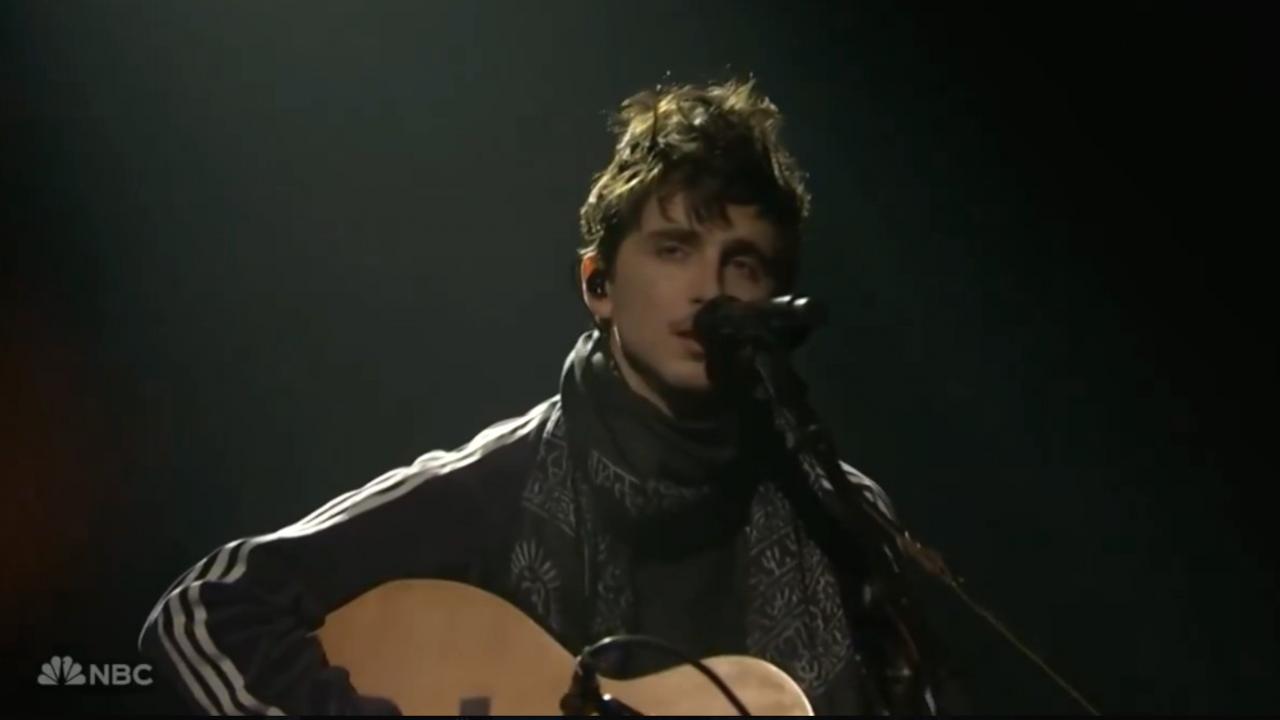 Timothée Chalamet chante Bob Dylan en live au SNL