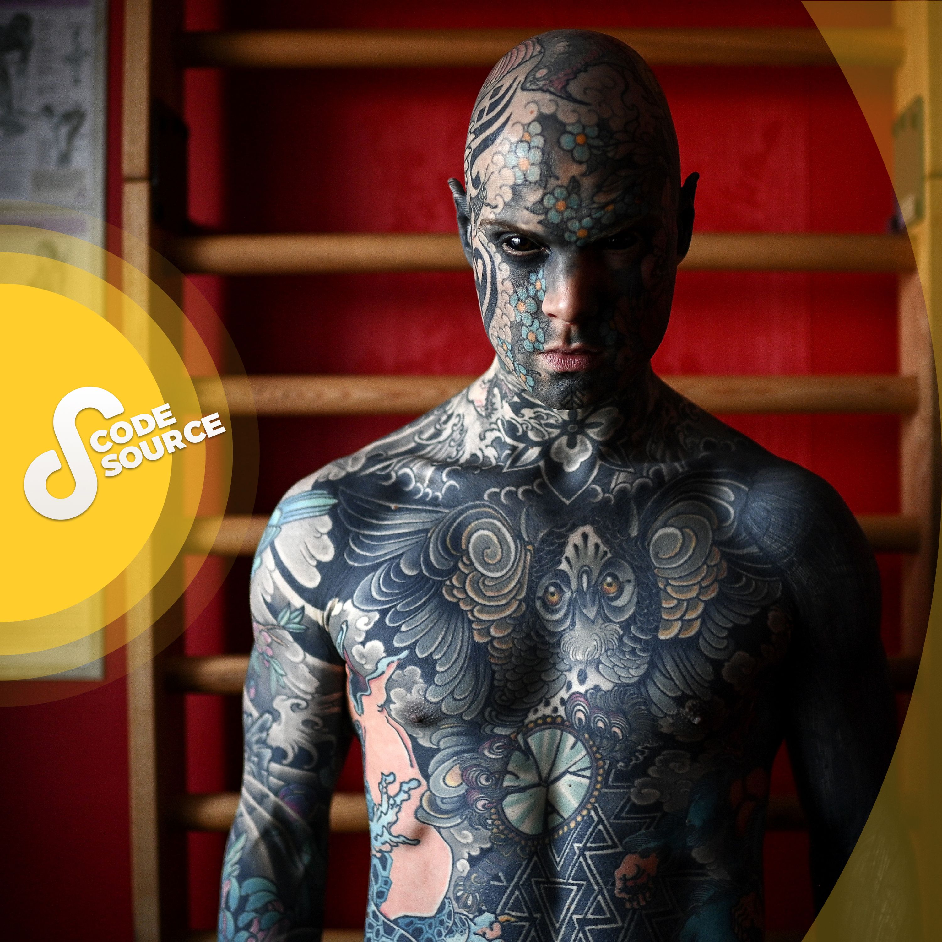 Au-delà du cliché, Freaky Hoody, l'instituteur le plus tatoué de France se raconte