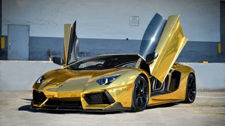 Comment les casinos accueillent les passionnés d'automobile avec des jeux liés à la course ?