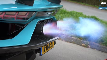 ??coutez cette Lamborghini Aventador SVJ hurler comme une F1 sur l'Autobahn