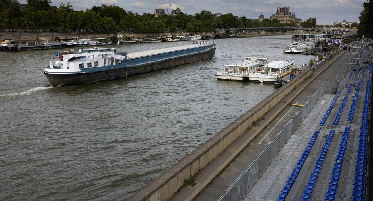 Pour les péniches parisiennes, c???est l???heure du déménagement