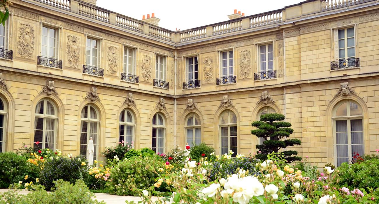 La drôle d’idée de Macron pour payer la rénovation de l’Élysée, mal isolé