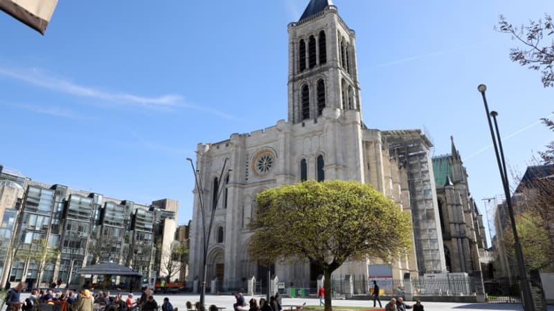 Île-de-France: la première pierre de la nouvelle flèche de la basilique Saint-Denis a été...
