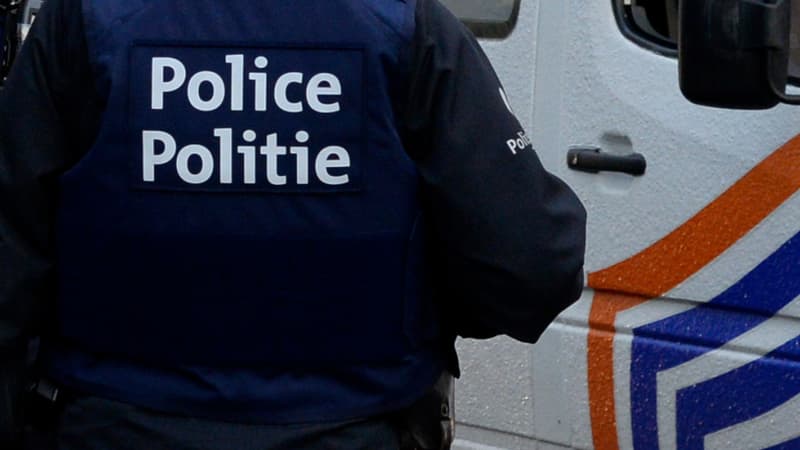 Bruxelles: un quartier du centre-ville bouclé, la police recherche "une personne armée"
