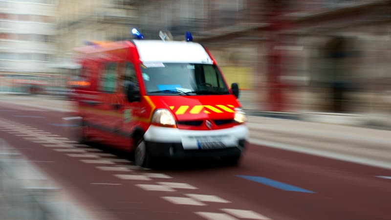 Alpes-de-Haute-Provence: un entrepôt contenant du foin et du matériel agricole prend feu à...