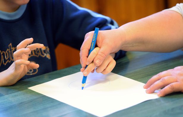 Rentrée scolaire 2024 : Des « milliers d???enfants » handicapés sans solution, alerte une...