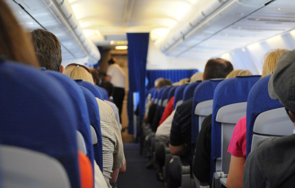 Une souris s???échappe d???un plateau-repas, l???avion se pose en urgence