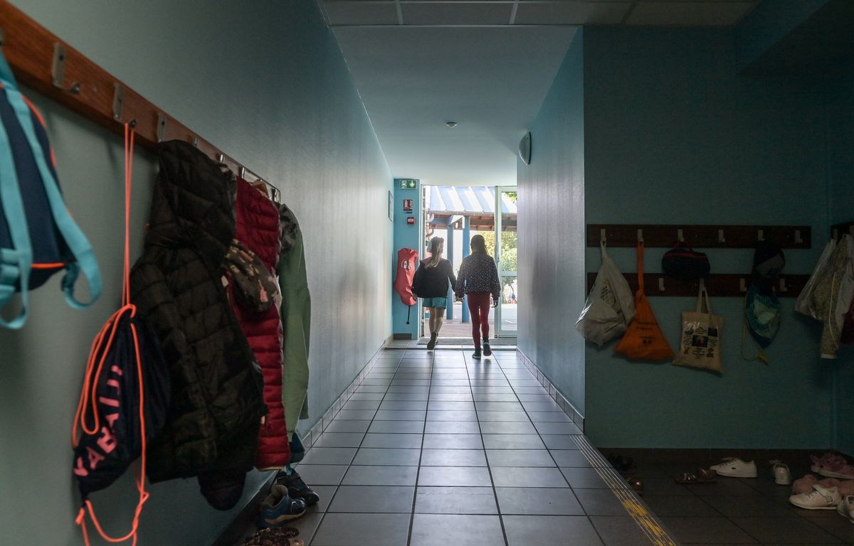 Les élèves qui portent l???uniforme à l???école ne feraient pas assez de sport