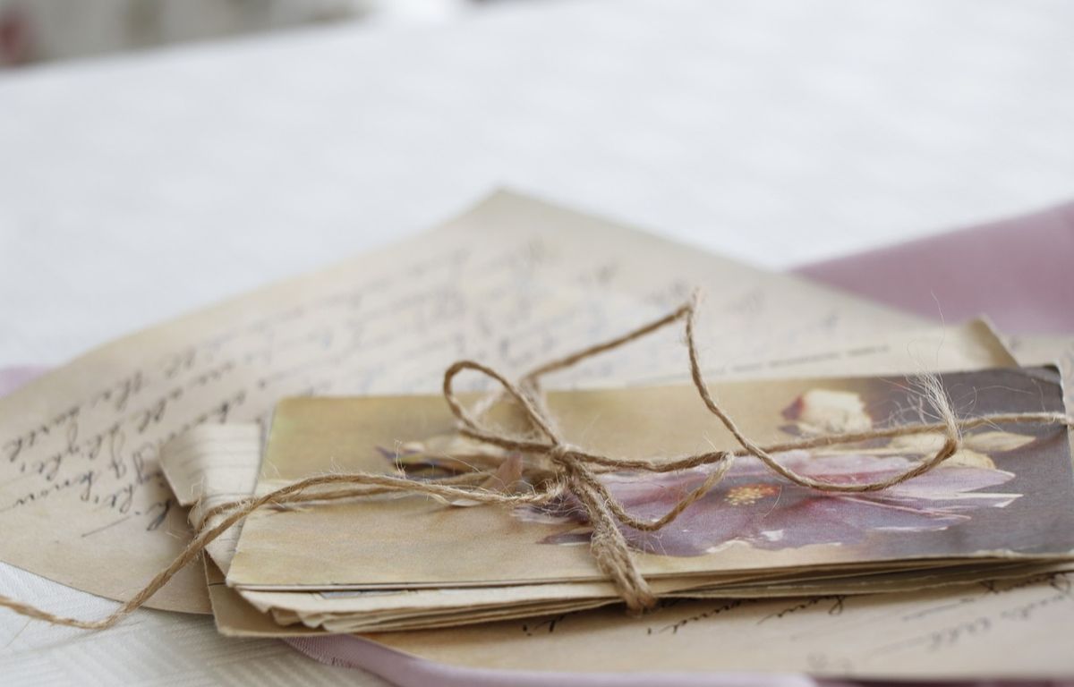 Royaume-Uni : Une entreprise reçoit une carte postale postée en 1903 et recherche le bon...