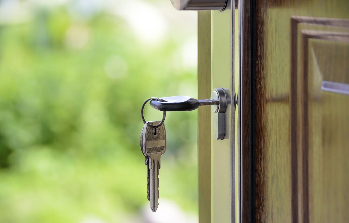 « Ça sentait la mort » : expulsé, le locataire laisse une maison remplie d’excréments,...