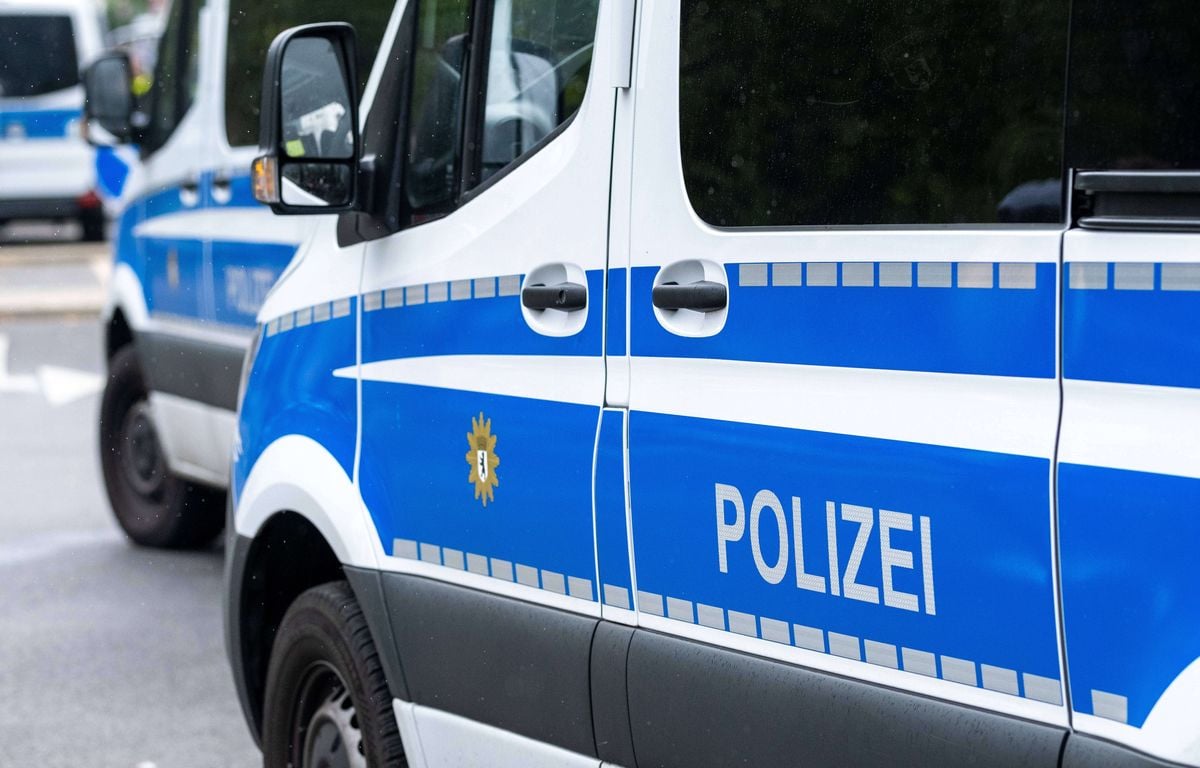 Allemagne : La tombe de l???ex-chancelier Helmut Schmidt vandalisée avec des croix gammées