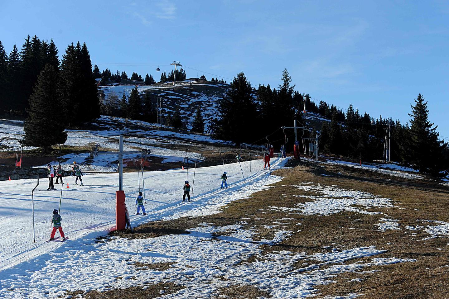 Isère : une skieuse de 10 ans tuée après avoir heurté une paroi rocheuse