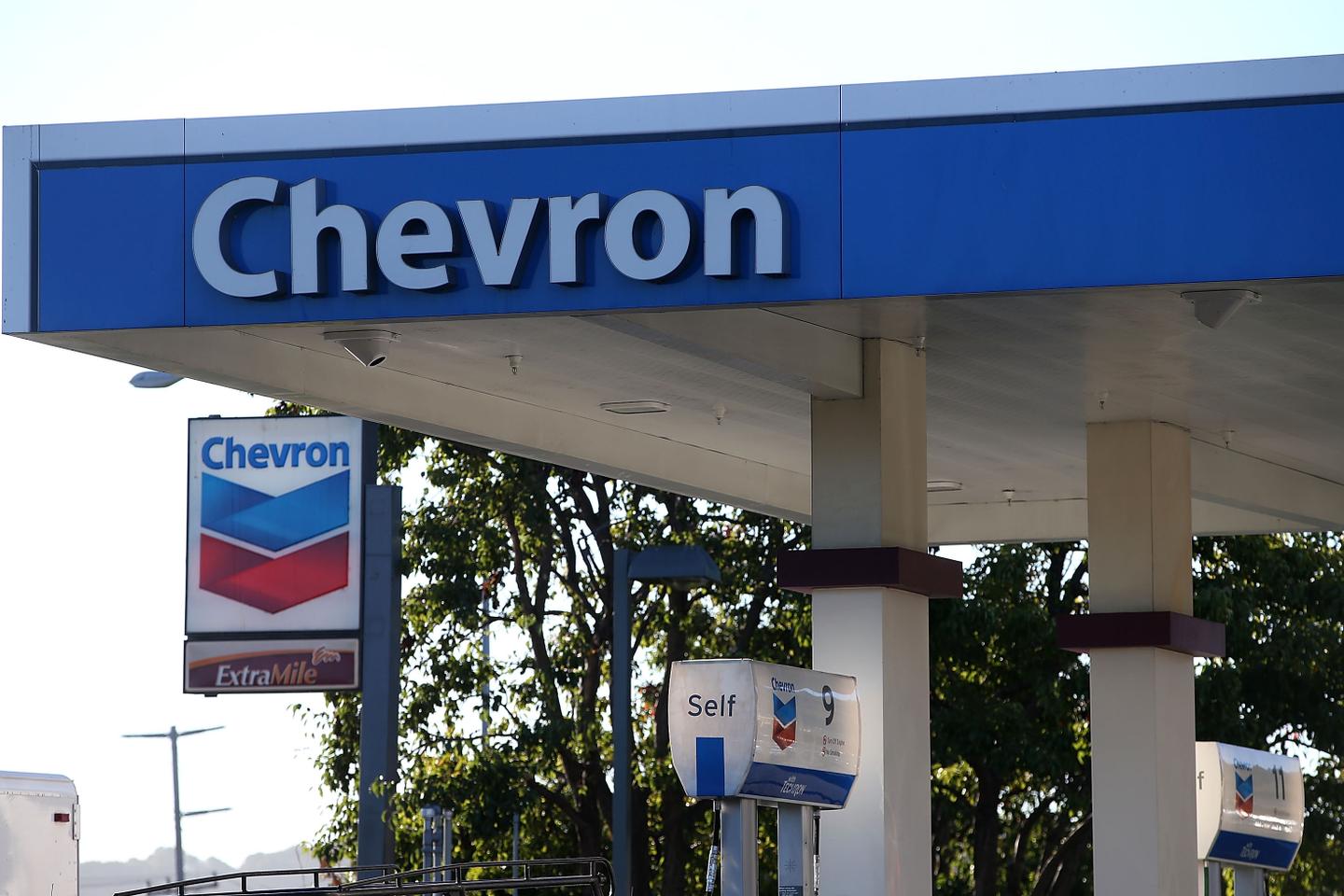 La société pétrolière Chevron condamnée à verser 745 millions de dollars d’indemnités...