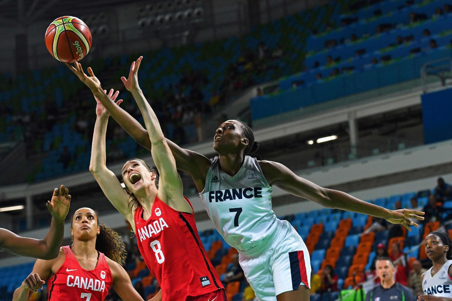 Sandrine Gruda, meilleure marqueuse de l???histoire de l???équipe de France de basket, absente de...