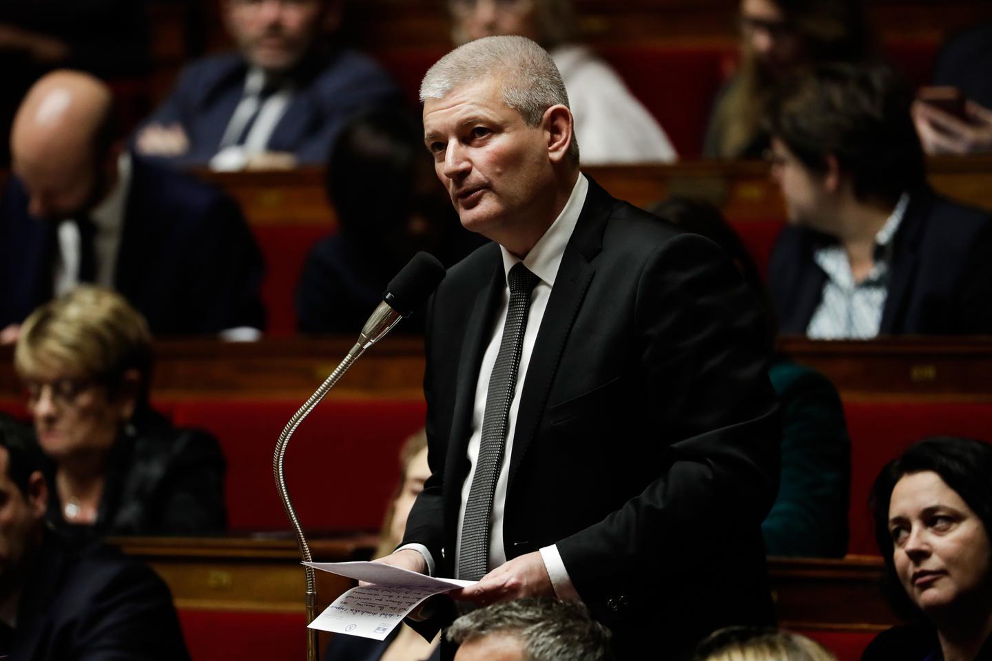 Aide à mourir : réunis en commission, les députés élargissent les options d’administration...