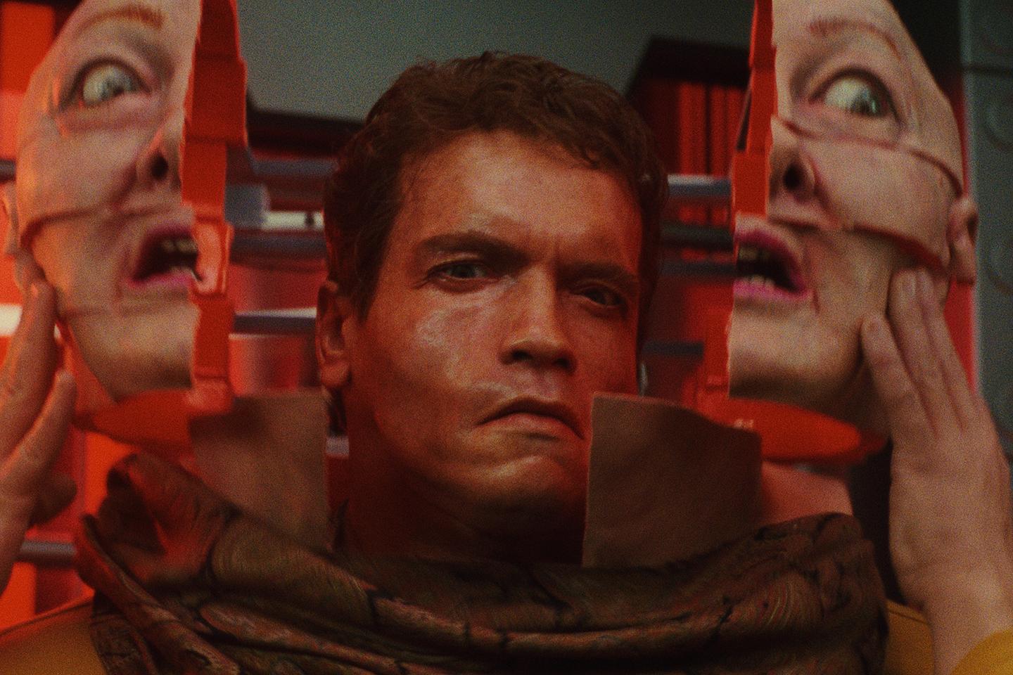 « Total Recall », sur CStar : Arnold Schwarzenegger rêve de Mars et de Sharon Stone