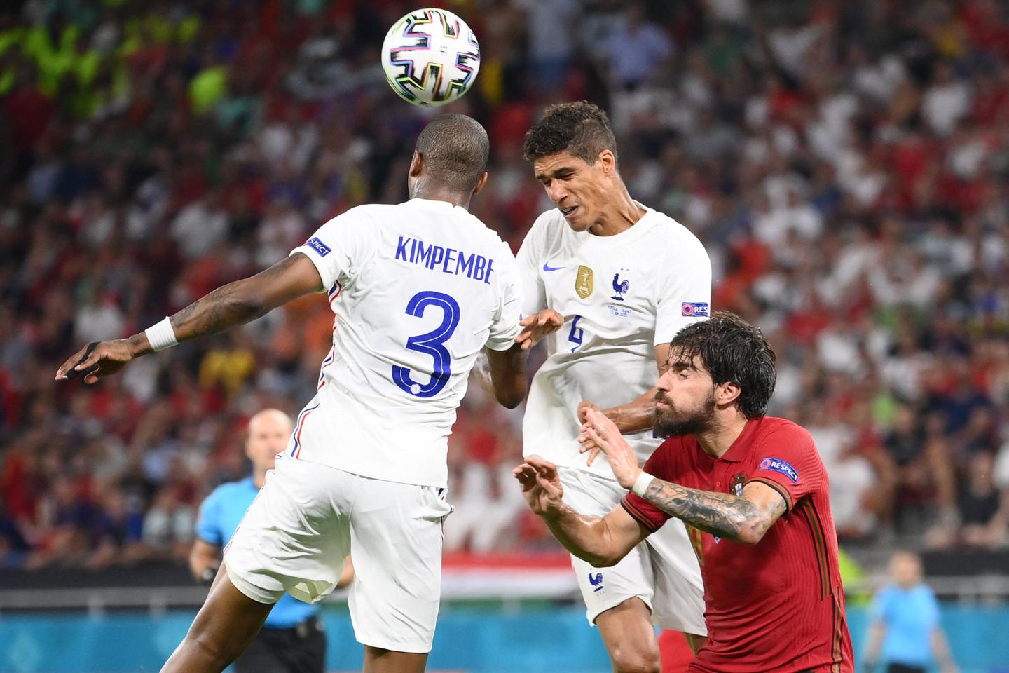 Raphaël Varane appelle à une meilleure prise en charge des commotions cérébrales dans...