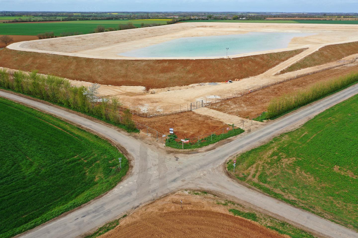 « L???actuelle politique de protection et de préservation de l???eau ressemble à une pièce de...