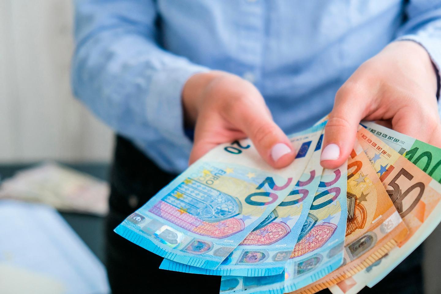 Le taux du Livret d???épargne populaire baisse à 5 %, celui du livret A est maintenu à 3 %,...