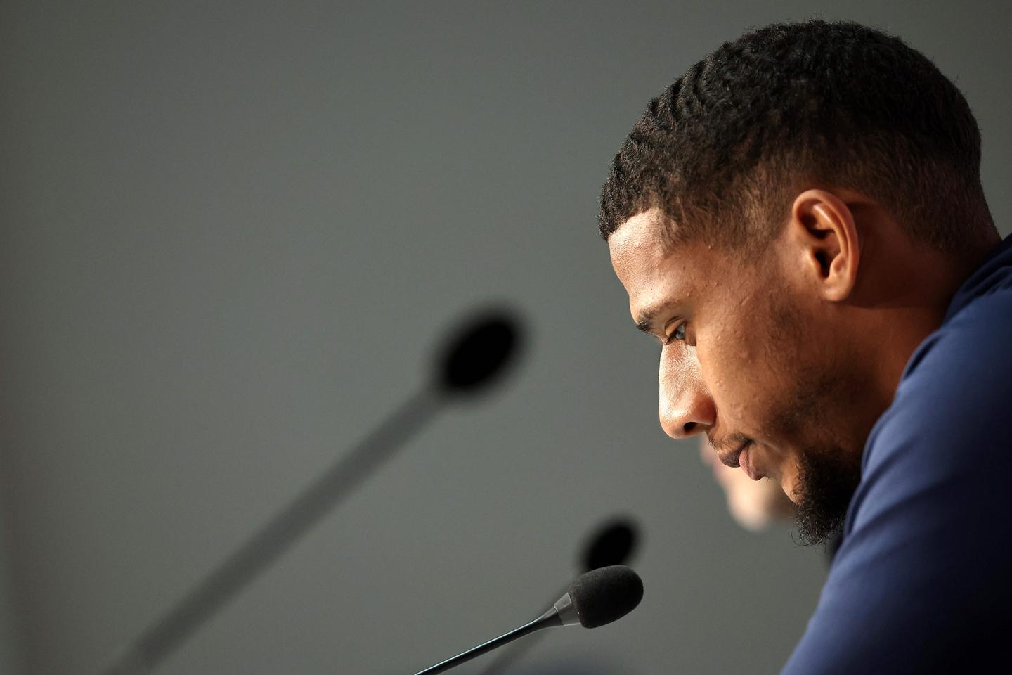 Jean-Clair Todibo présente ses excuses pour son « rire nerveux », lors de la minute de silence...