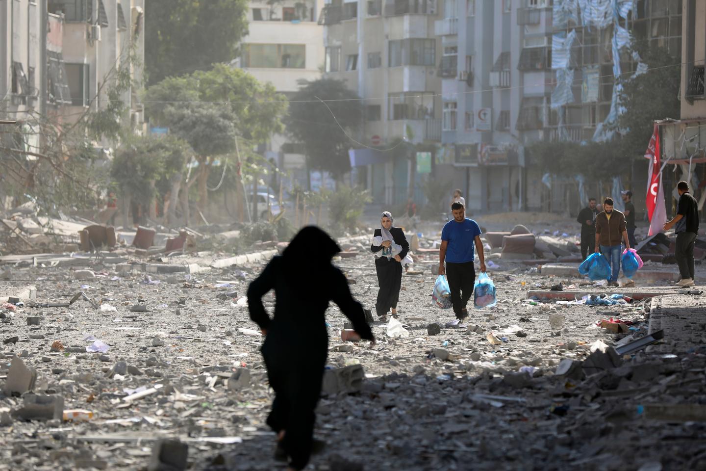 Dans la ville de Gaza encerclée par l???armée israélienne, un déluge de fer, de feu et de sang