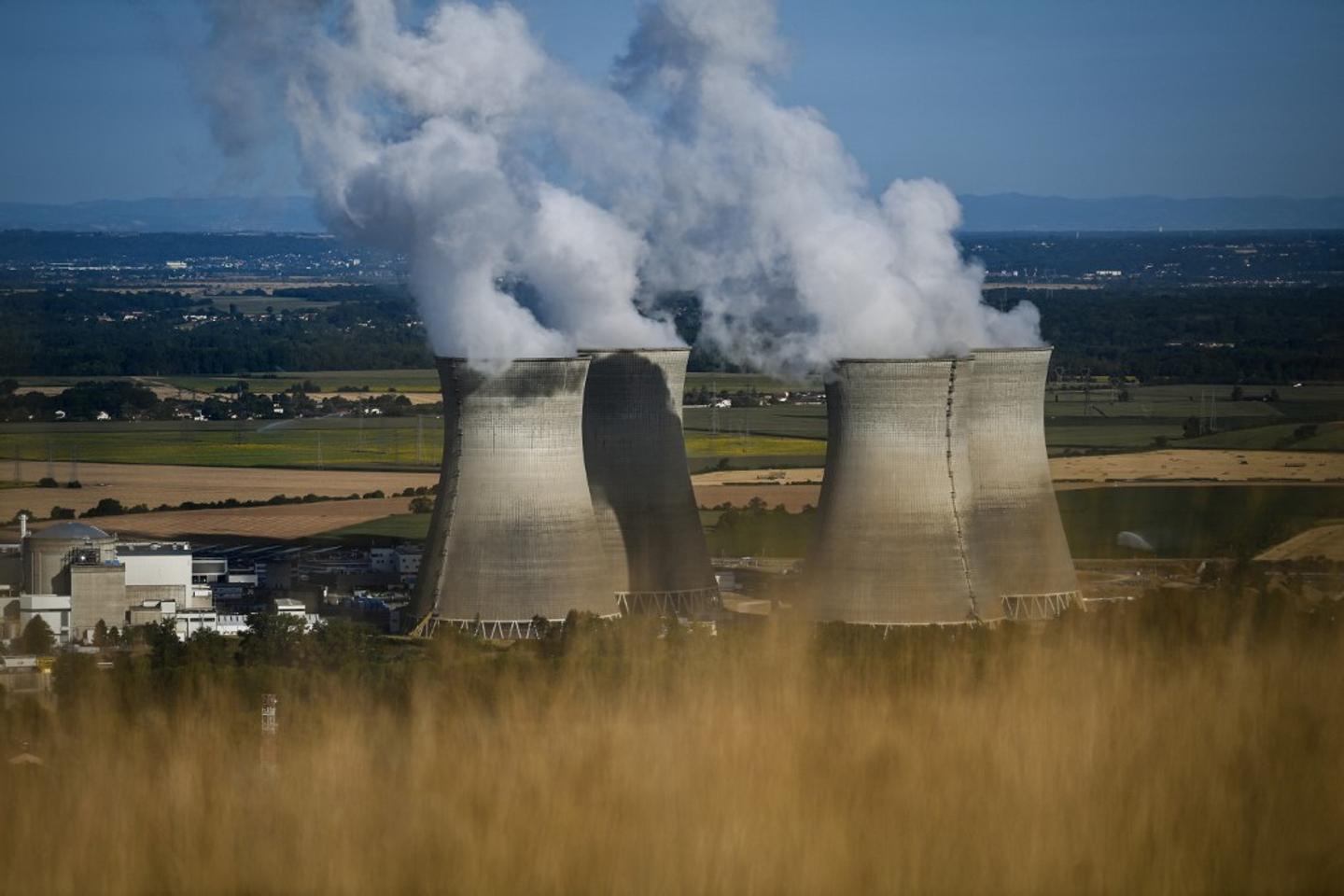 Ecologie : « Le gouvernement n???hésite pas à dissimuler ou à retenir des informations...