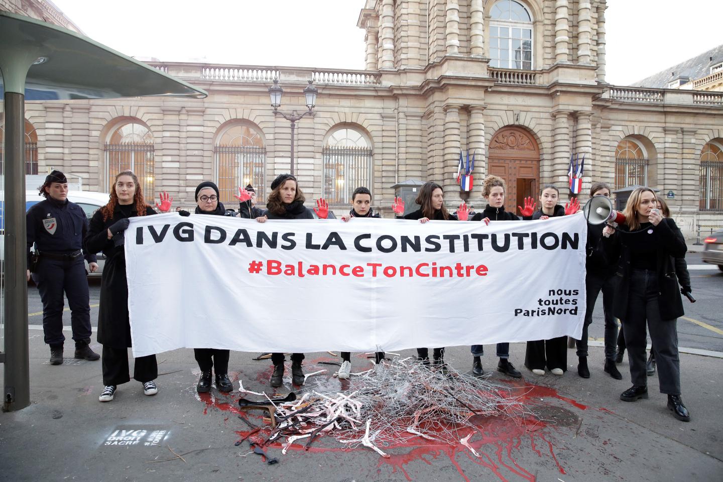 « Le Conseil constitutionnel n???a jamais consacré explicitement et directement un droit ou une...