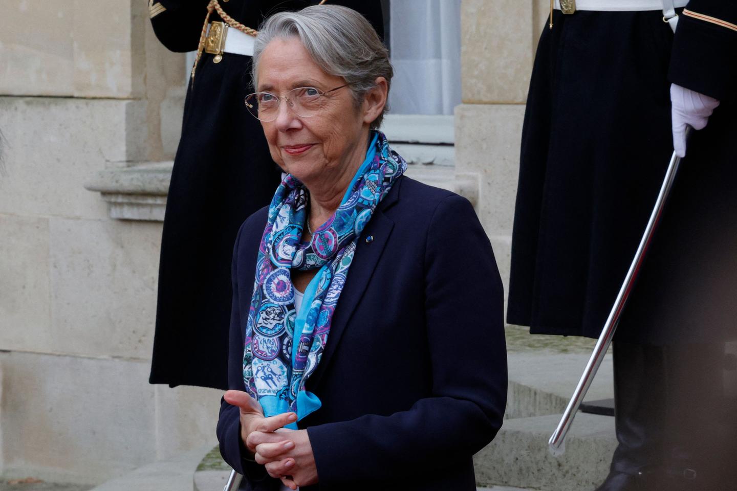 Elisabeth Borne rattrapée par la flambée des violences à Mayotte