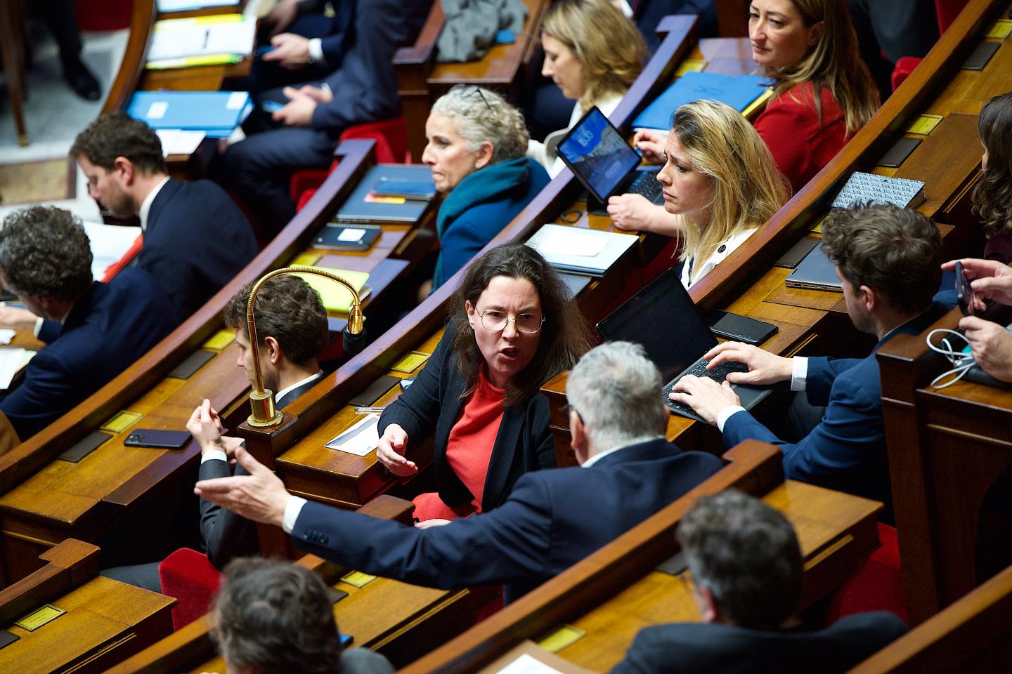 La députée Cyrielle Chatelain réclame des sanctions contre Jean-René Cazeneuve pour l???avoir...