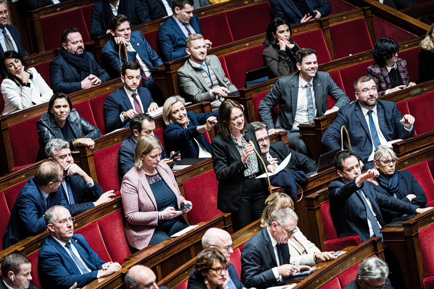 « Préférence nationale » : « La loi ???immigration??? marque l???accentuation de logiques...