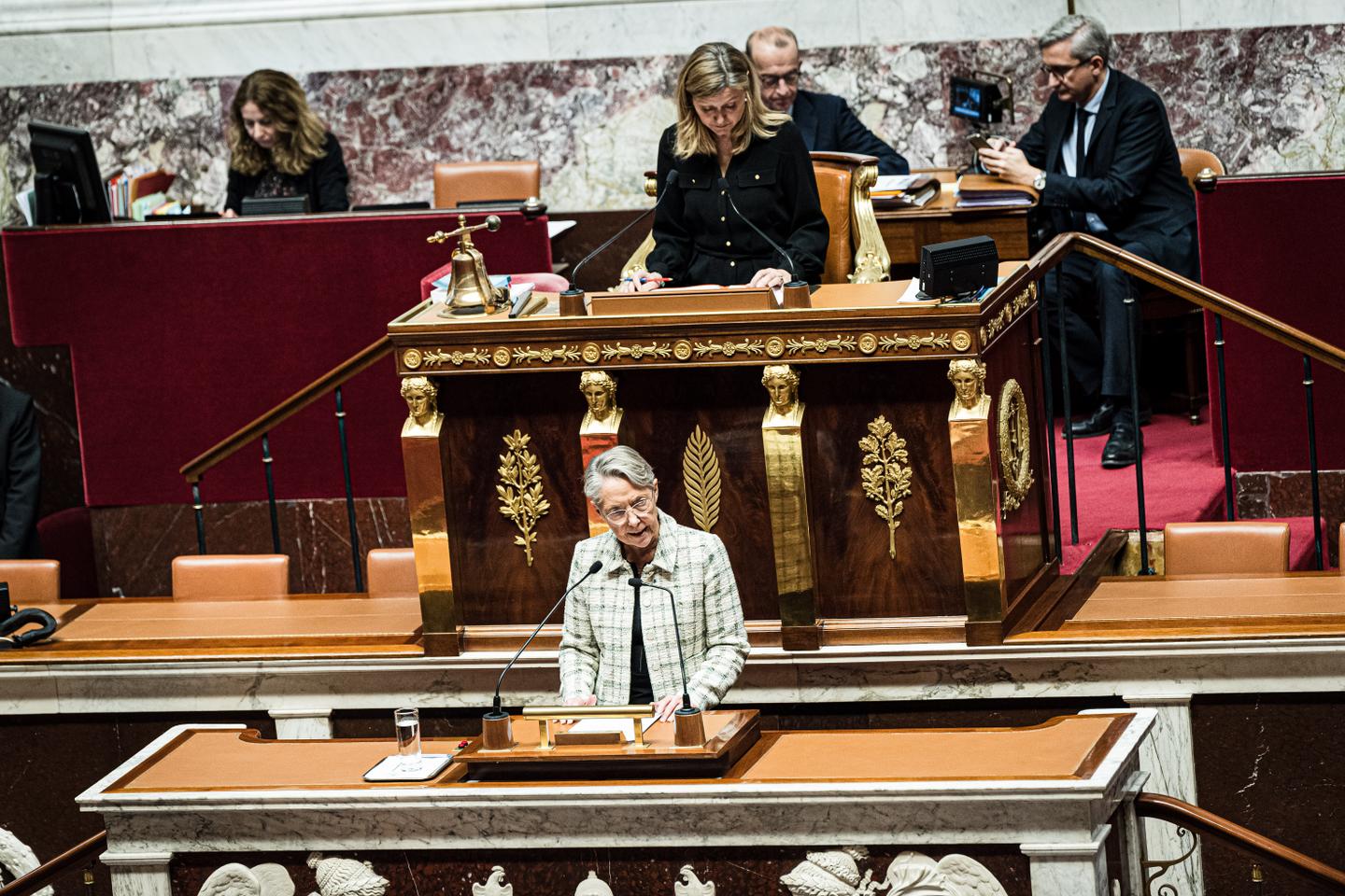 Le marathon du budget 2024 s???achève par une censure des avantages fiscaux pour les fédérations...