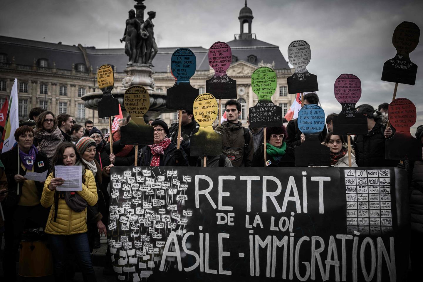 « La loi ???immigration??? contre les droits des personnes exilées ne doit pas être...
