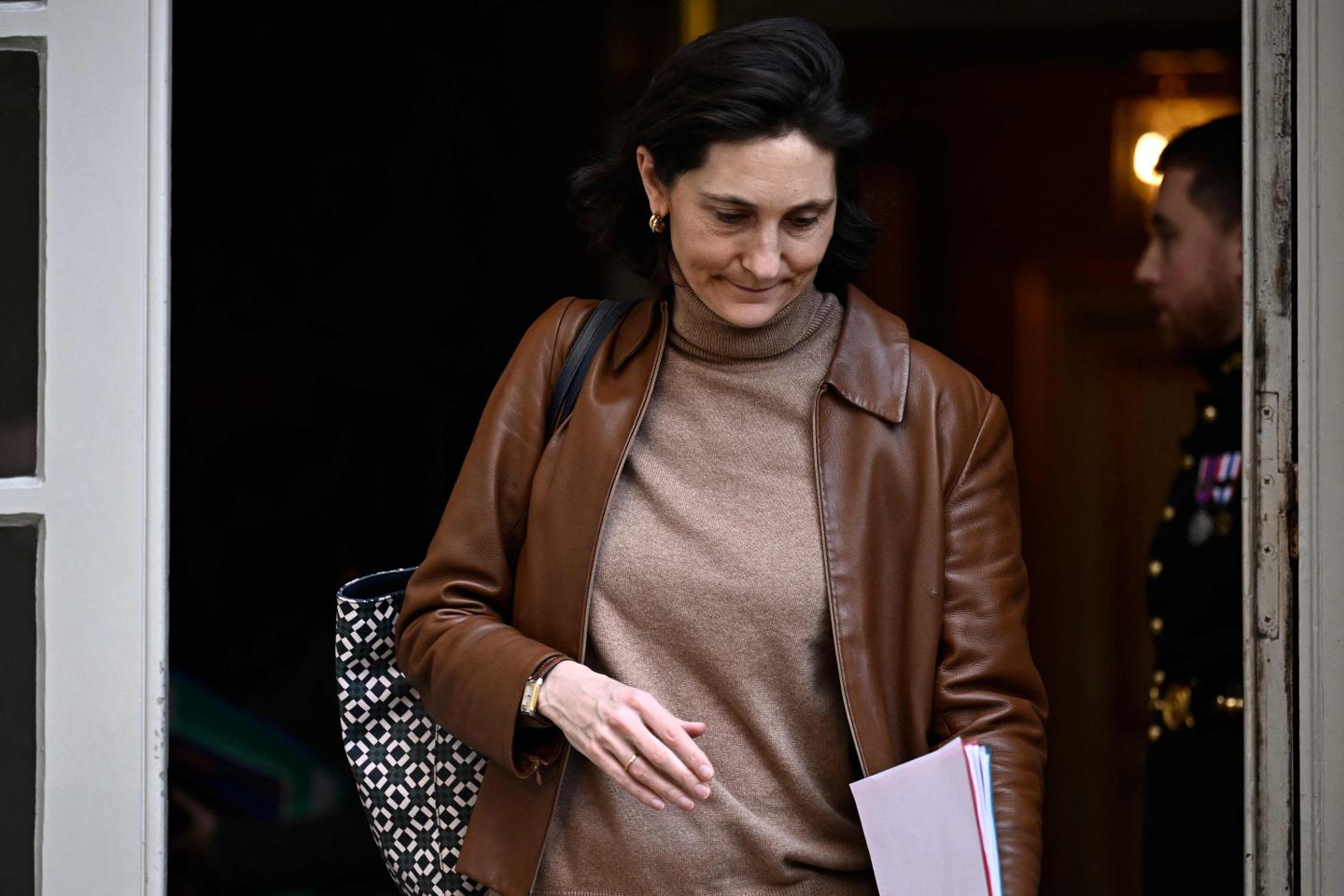 Amélie Oudéa-Castéra épinglée par le rapport d???une commission d???enquête parlementaire sur...