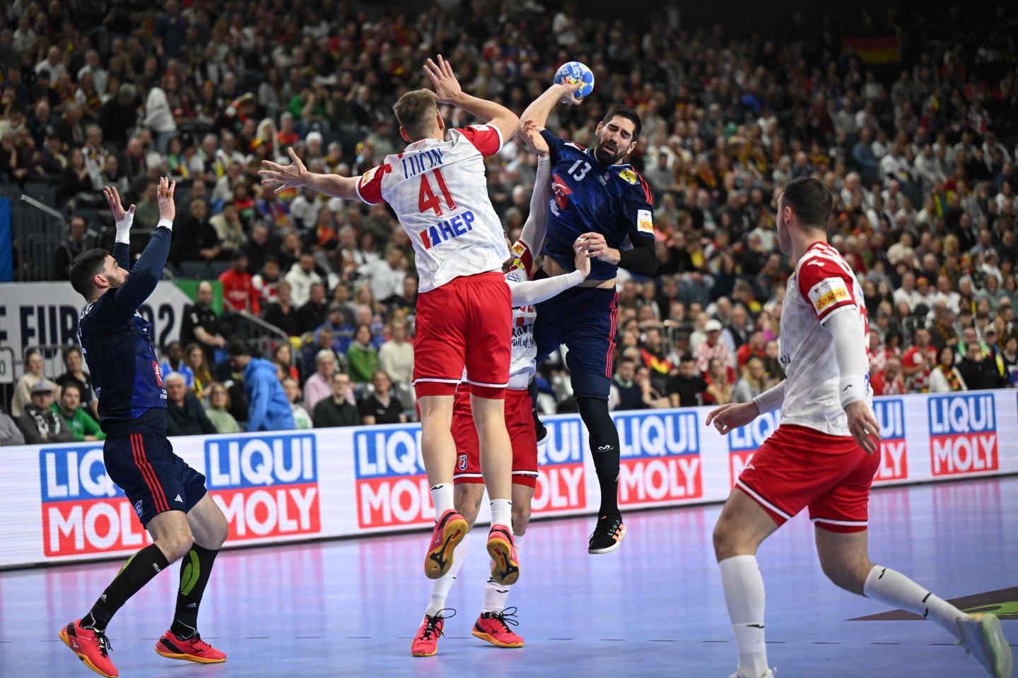 Handball : les Bleus d???un Karabatic record consolident leur invincibilité à l???Euro