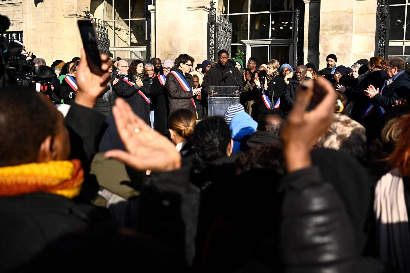 Saint-Denis : un homme de 19 ans mis en examen pour le meurtre d???un adolescent mercredi dans le...