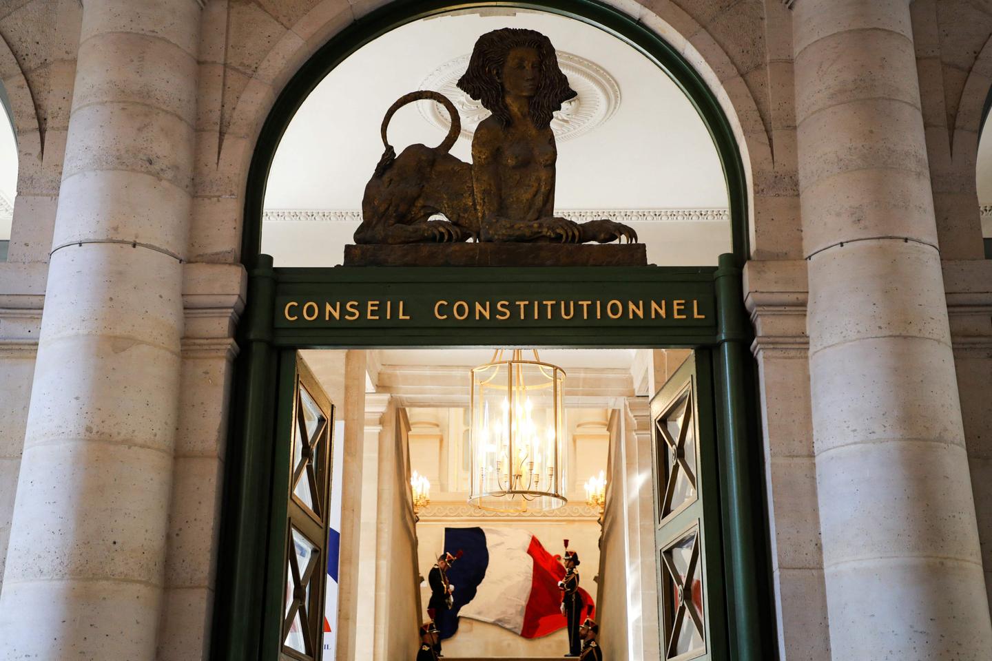 Loi immigration : des décrets d???application publiés dans le « Journal officiel »