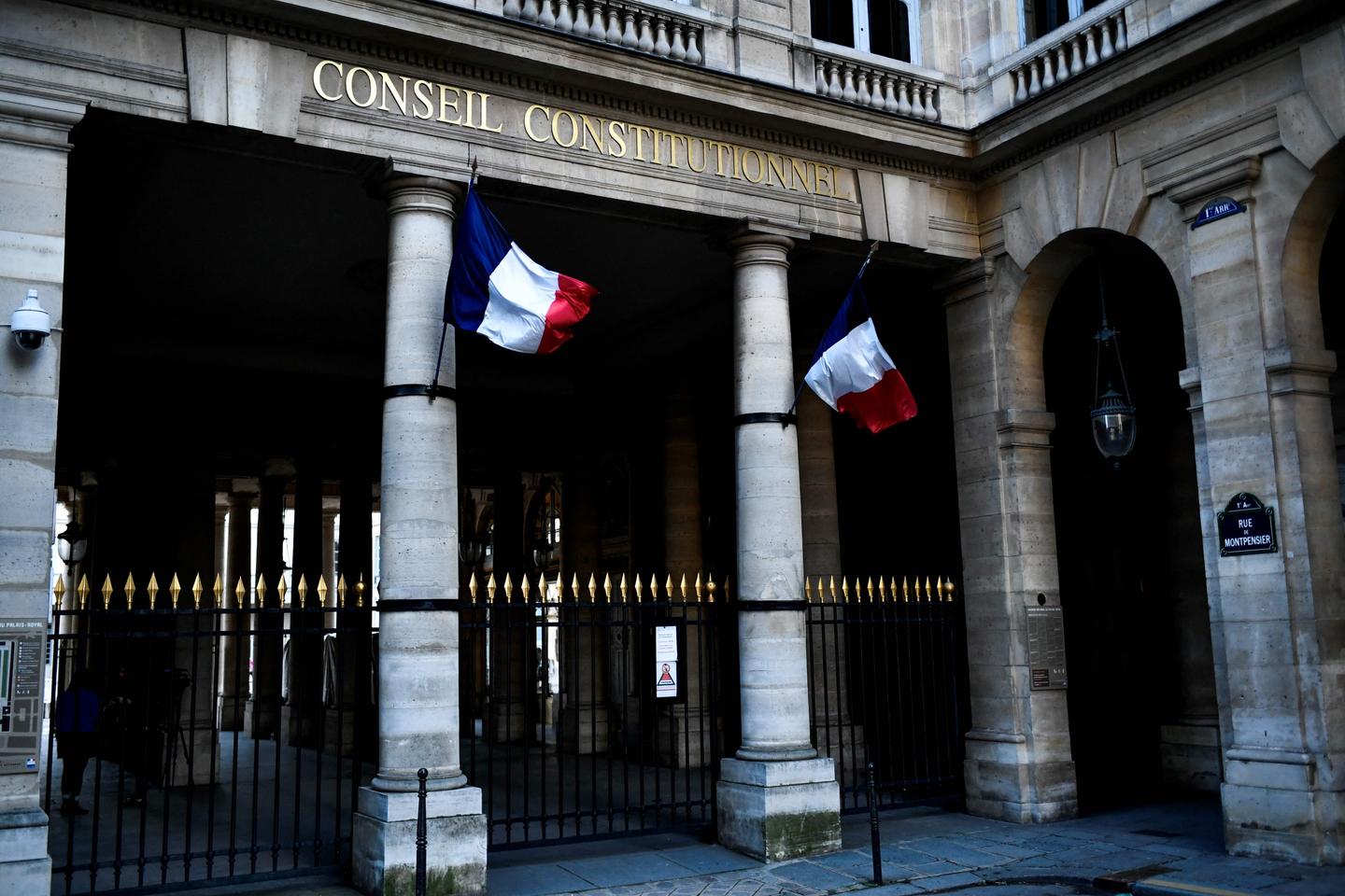Loi « immigration » : « Le Conseil a manqué l???occasion de se prononcer sur les limites...