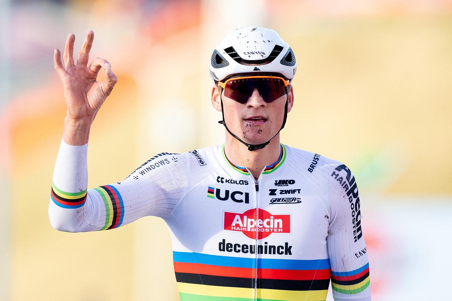 Cyclo-cross : Mathieu van der Poel champion du monde pour la sixième fois