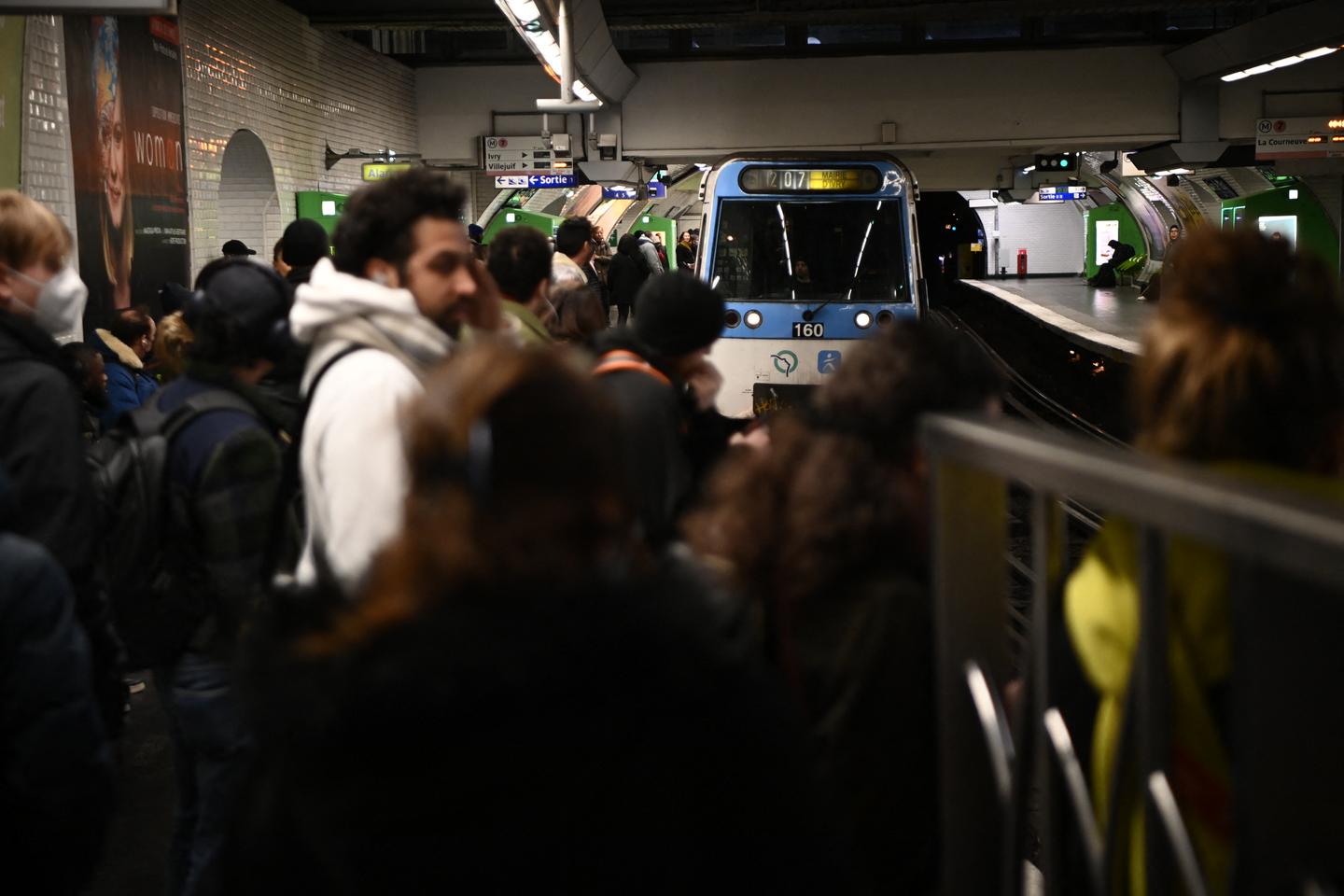 Paris 2024 : les transports, l???angoisse des Franciliens qui veulent fuir la capitale pendant les...