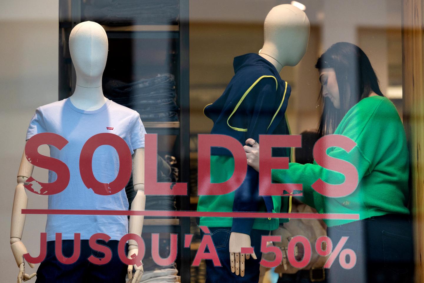 Le commerce de l???habillement perd des milliers d???emplois dans l???indifférence