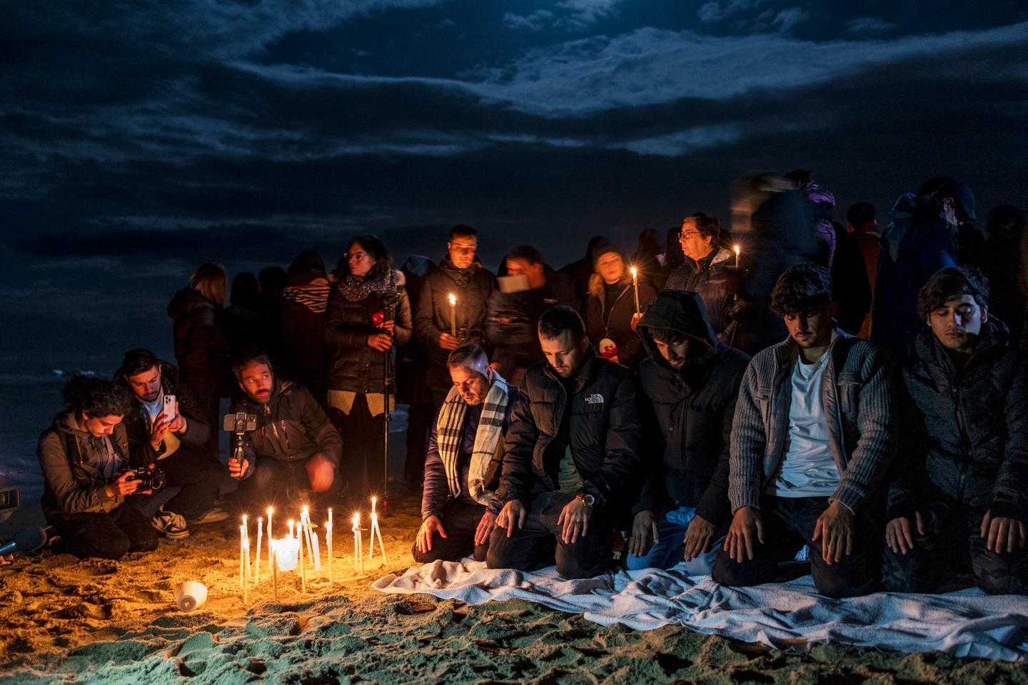 Un an après le naufrage du « Summer-Love », l???Italie et les survivants reviennent sur les...