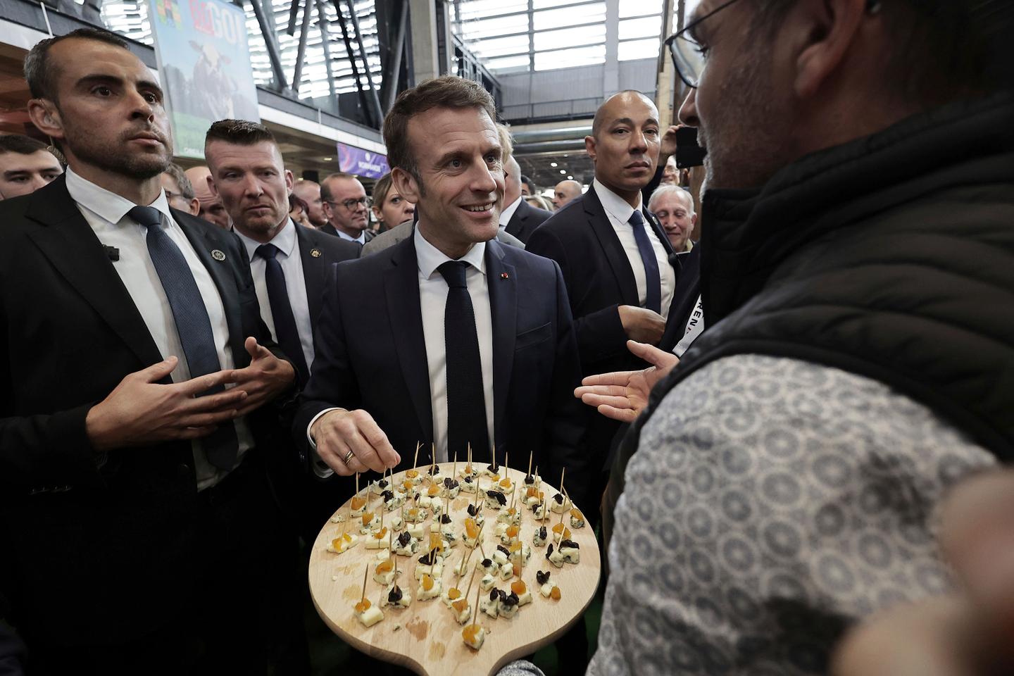 Les « prix planchers » proposés par Emmanuel Macron divisent le monde agricole