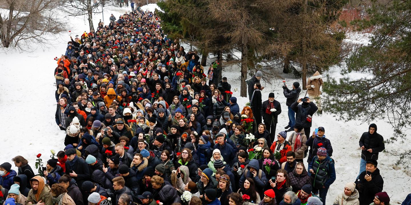 En direct, funérailles d???Alexeï Navalny : la police a procédé à 45 arrestations lors de...