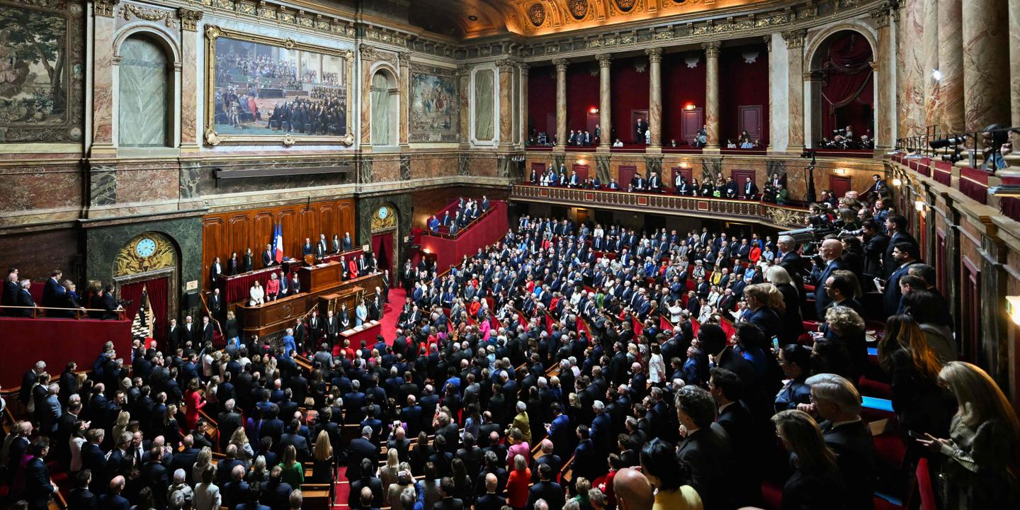 IVG dans la Constitution : revivez les débats et l???adoption du texte par le Parlement à...