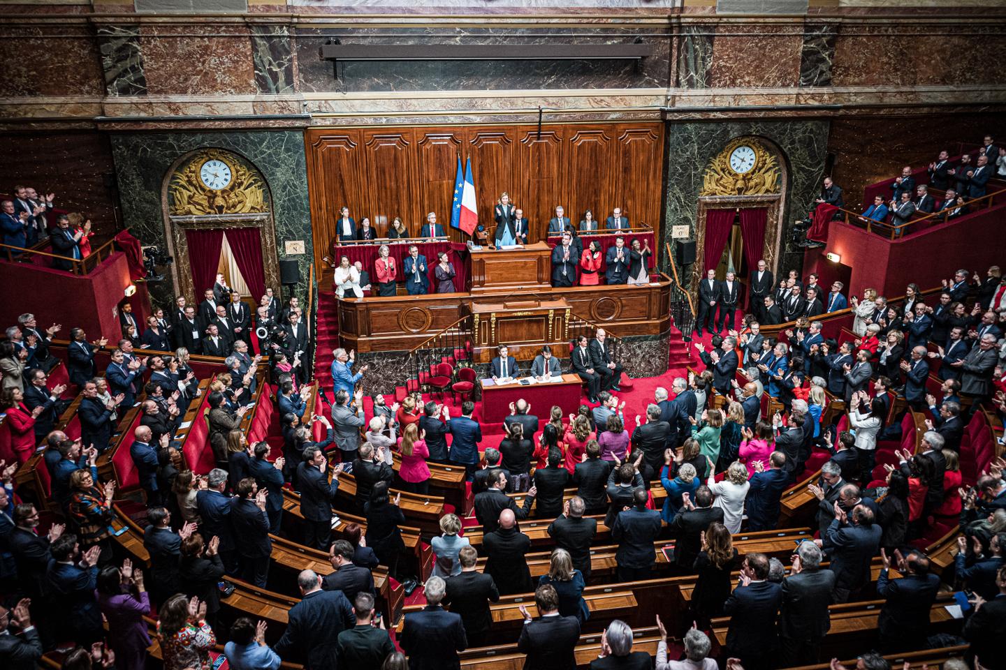 L???inscription de l???IVG dans la Constitution, un message envoyé à « toutes les femmes du...