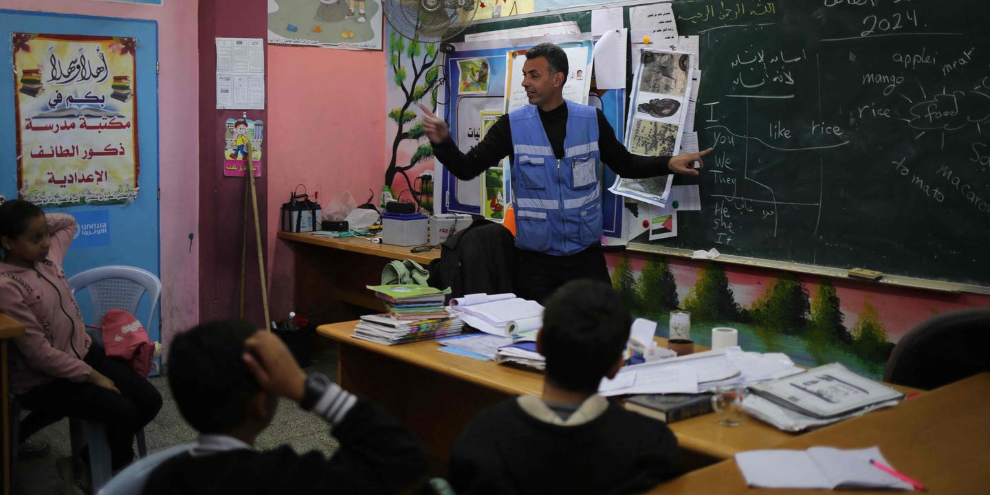 En direct, guerre à Gaza : Israël ordonne la fermeture de plusieurs écoles de l’UNRWA dans...