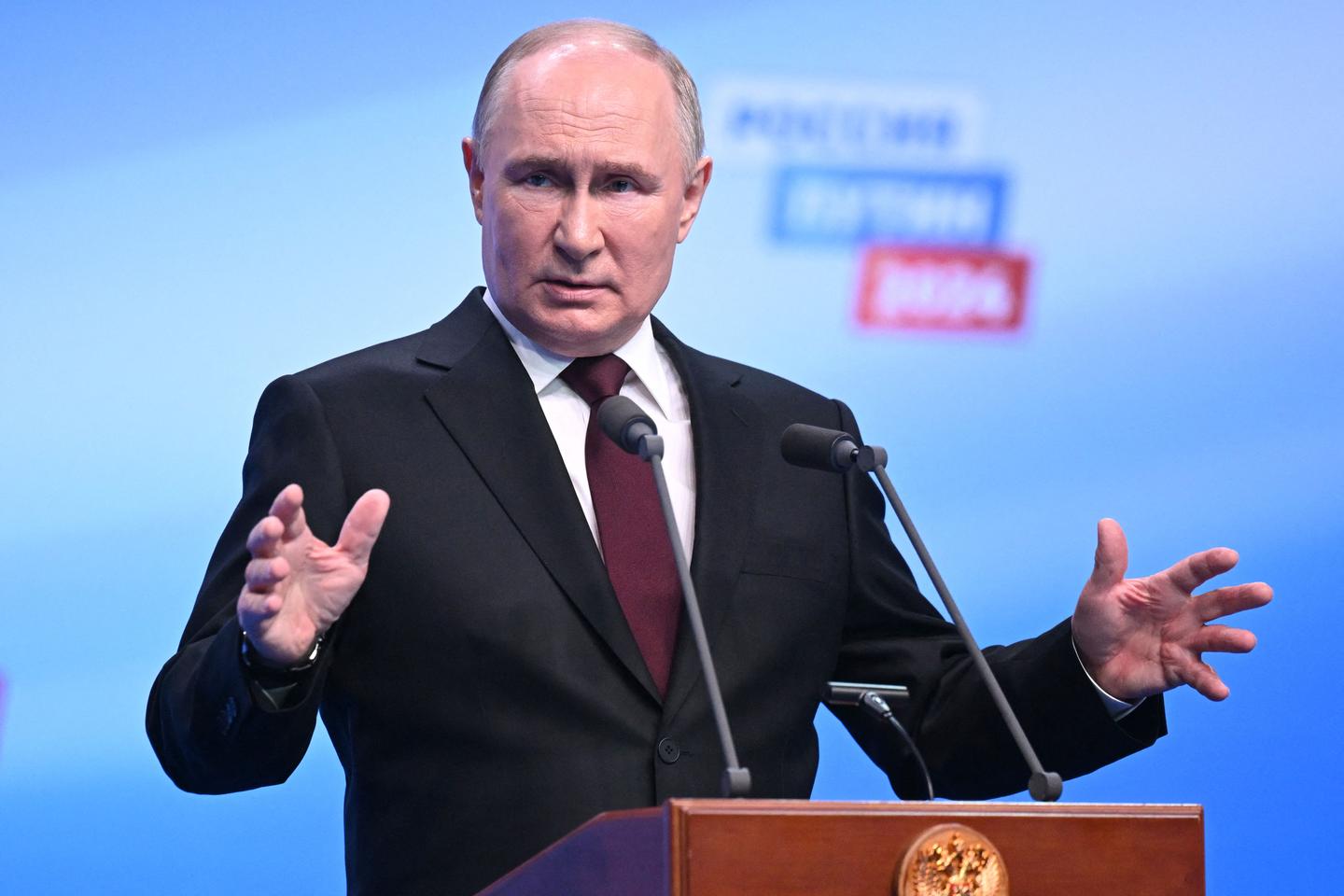 Vladimir Poutine, renforcé et tout-puissant, reçoit un nouveau mandat de chef de guerre