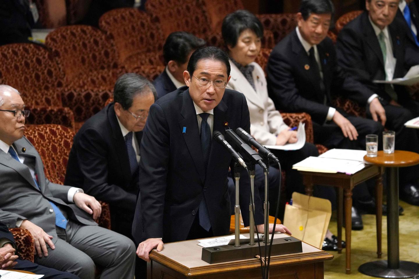 Le Japon assouplit davantage sa politique historique sur les restrictions d???exportations...