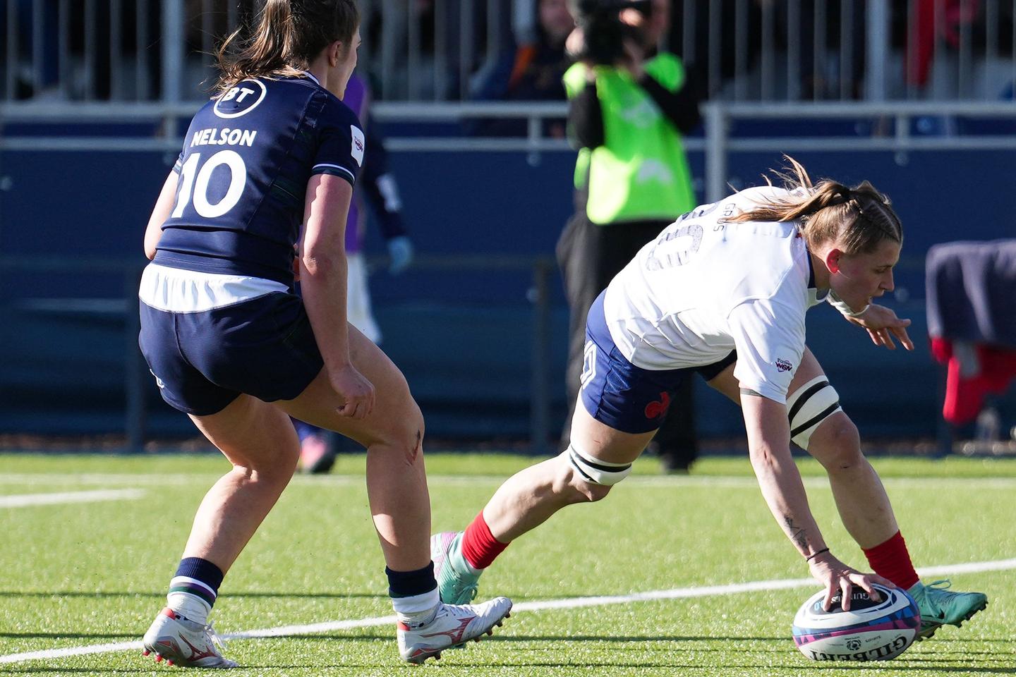 Tournoi des six nations féminin : la France se fait peur, mais arrache la victoire face à...